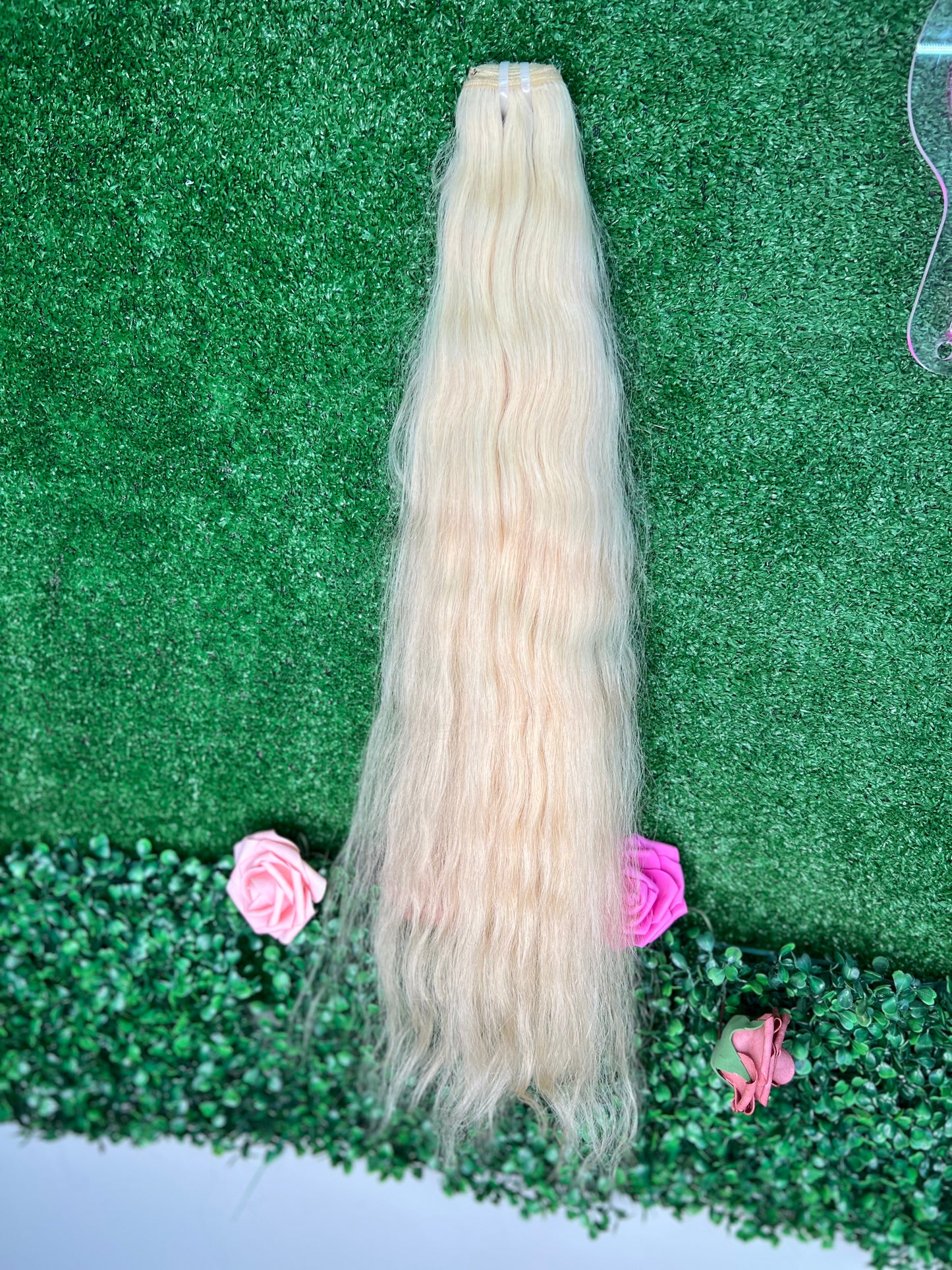 DREAMSDIVA BLONDE WAVY BUNDLE